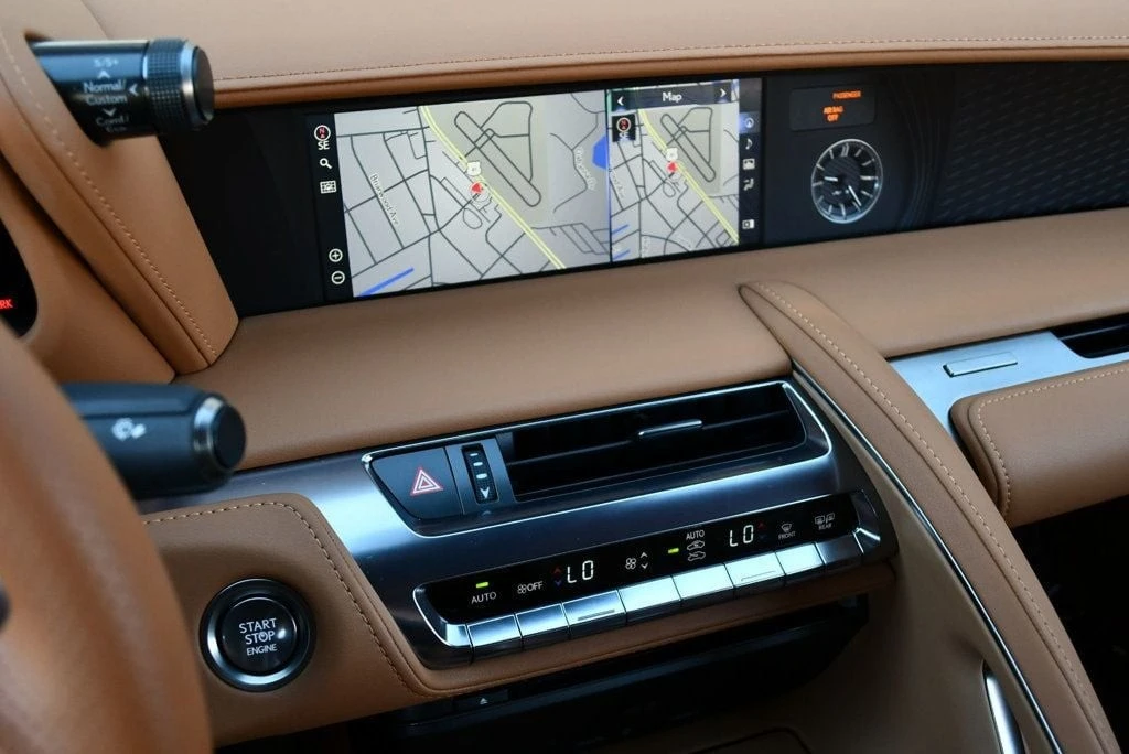 2021 Lexus LC - Image 13 of 21