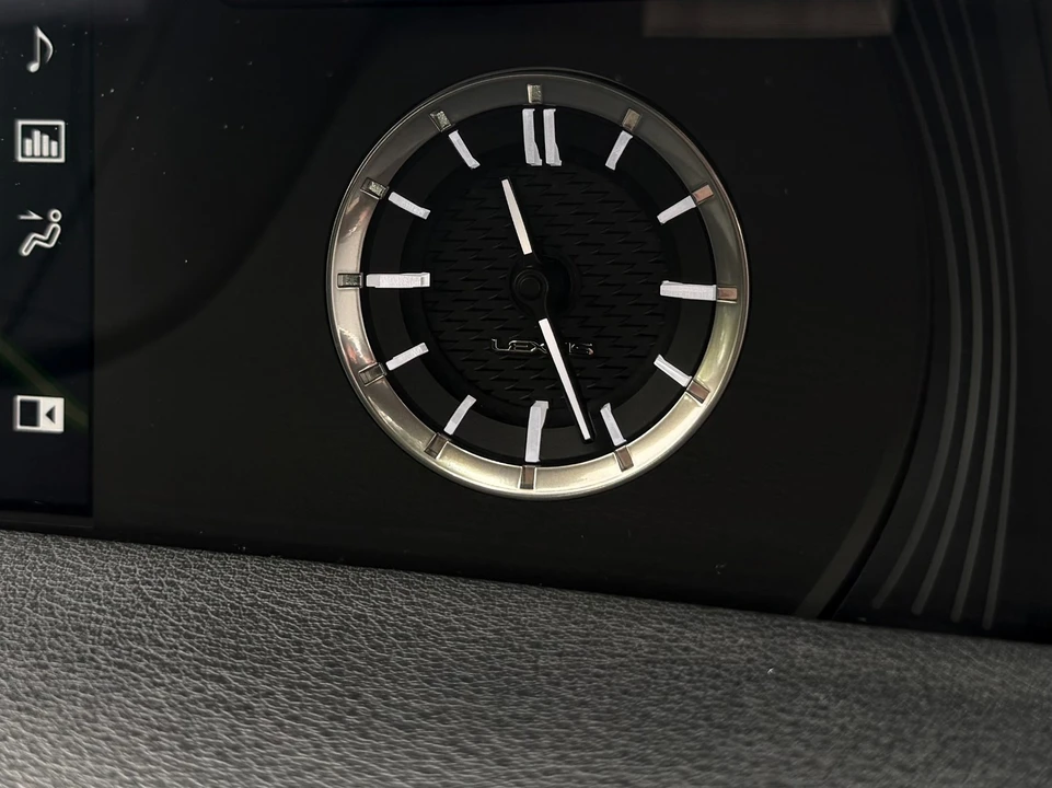 2021 Lexus LC - Image 30 of 31