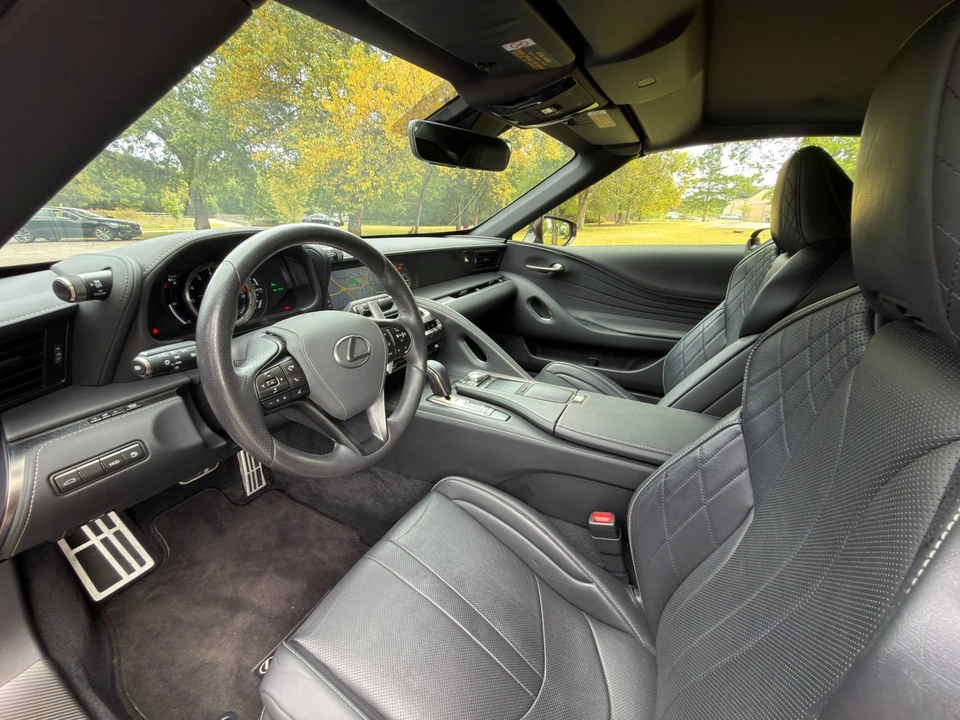 2021 Lexus LC - Image 18 of 31