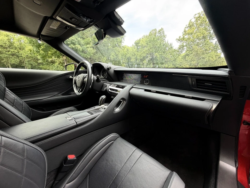 2021 Lexus LC - Image 25 of 31