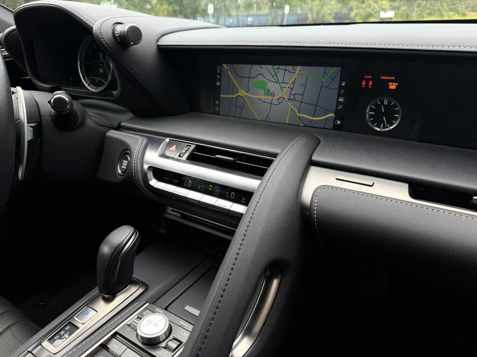2021 Lexus LC - Image 29 of 31