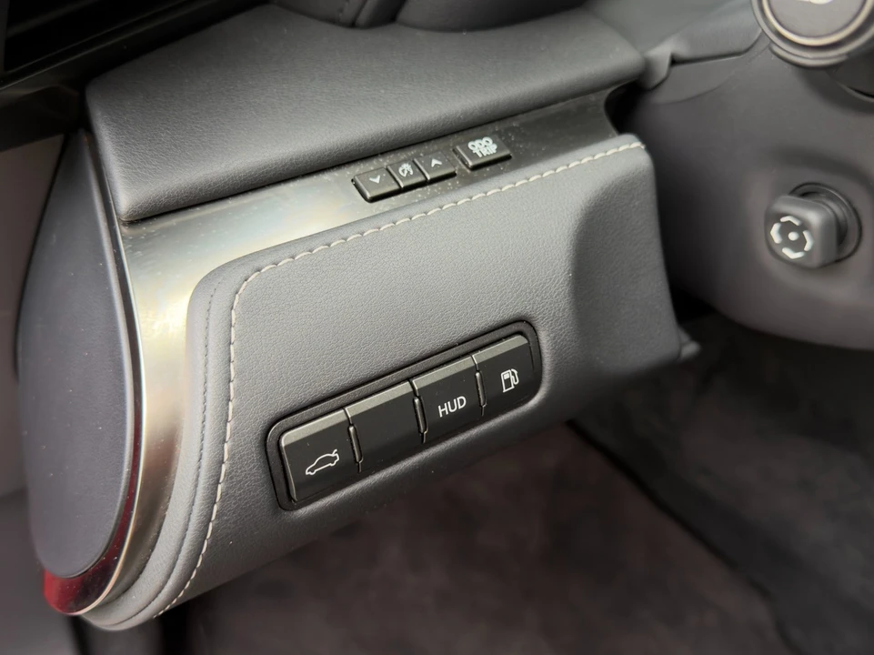 2021 Lexus LC - Image 20 of 31