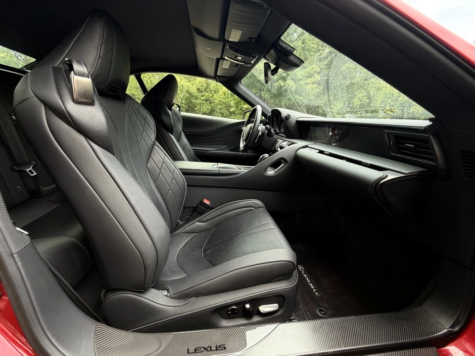 2021 Lexus LC - Image 24 of 31
