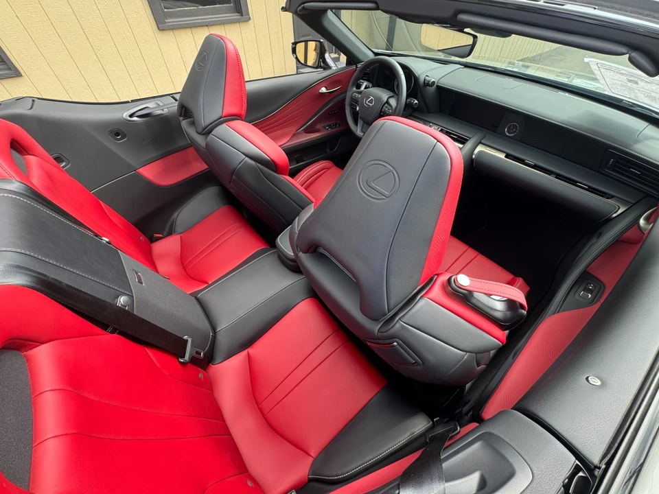 2021 Lexus LC - Image 19 of 21