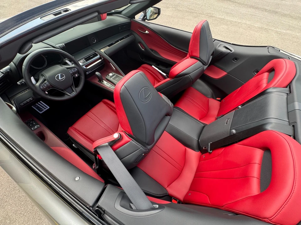 2021 Lexus LC - Image 17 of 21