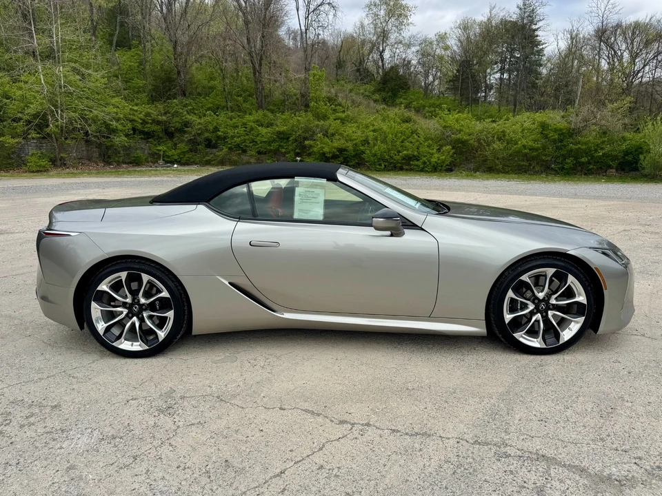 2021 Lexus LC - Image 16 of 21