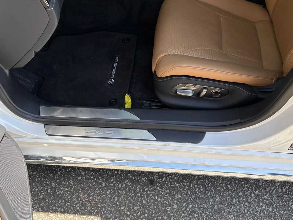 2021 Lexus LS 5th Gen - Image 15 of 28