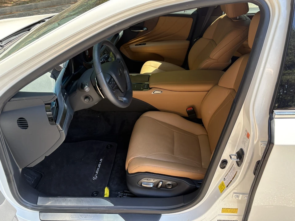 2021 Lexus LS 5th Gen - Image 13 of 28