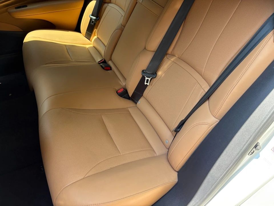 2021 Lexus LS 5th Gen - Image 23 of 28