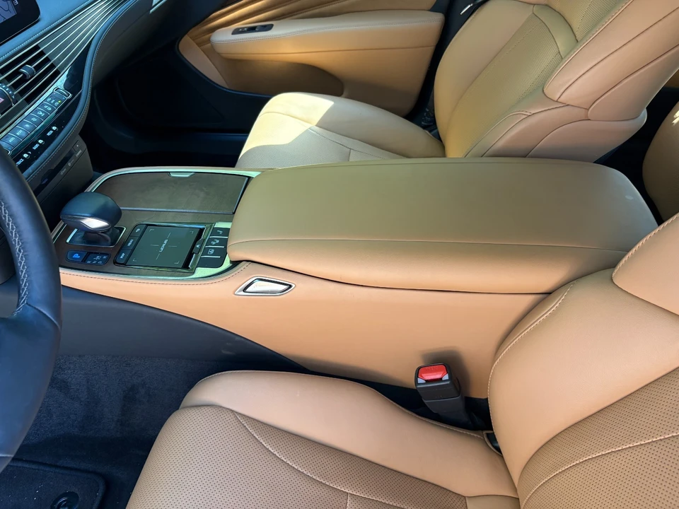 2021 Lexus LS 5th Gen - Image 21 of 28