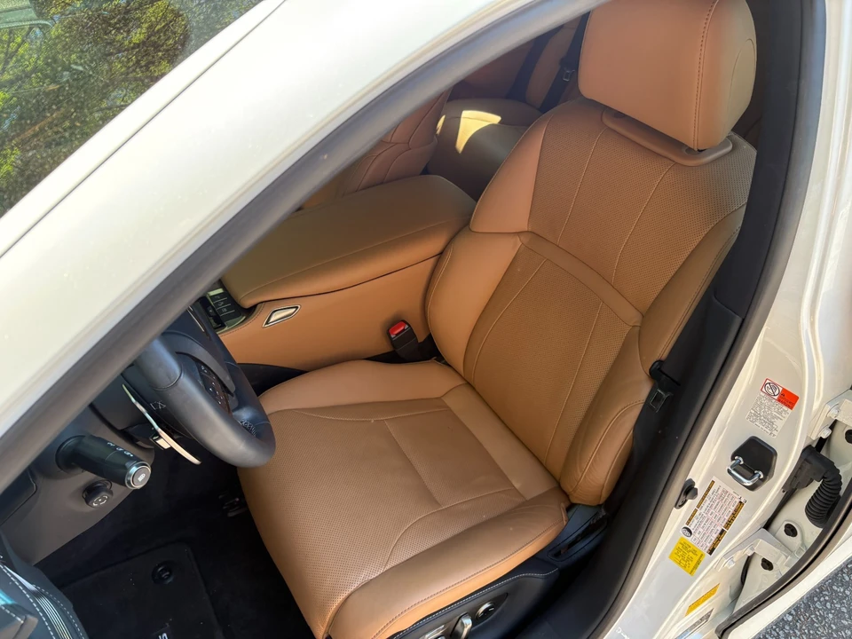 2021 Lexus LS 5th Gen - Image 14 of 28