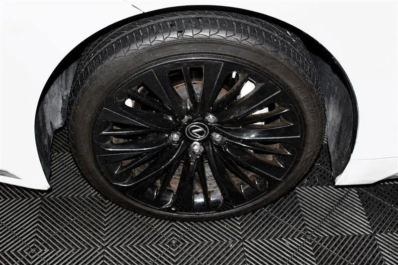 2021 Lexus LS 5th Gen - Image 18 of 20