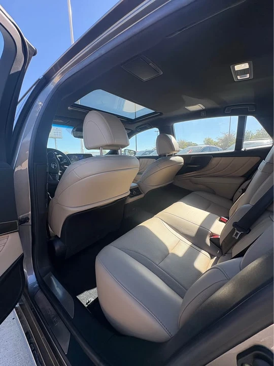 2021 Lexus LS 5th Gen - Image 4 of 4