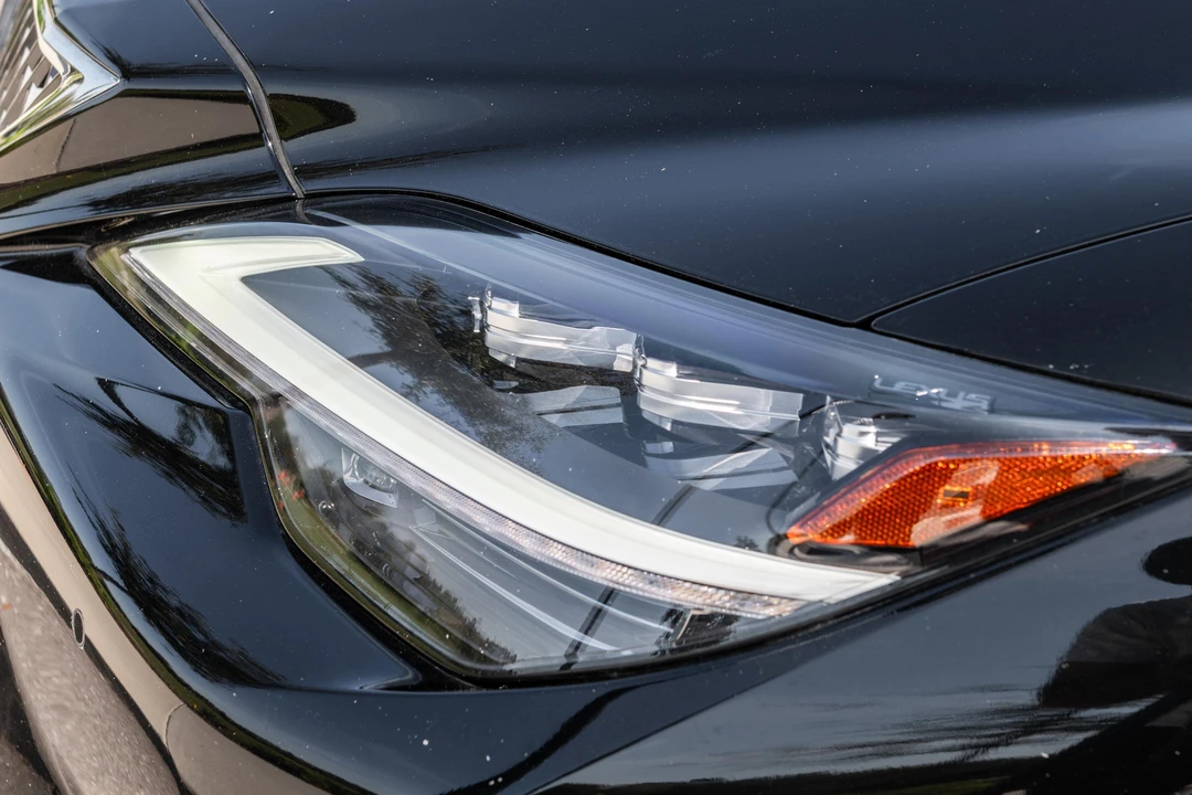 2021 Lexus LS 5th Gen - Image 9 of 31