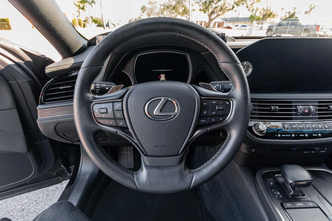 2021 Lexus LS 5th Gen - Image 23 of 31