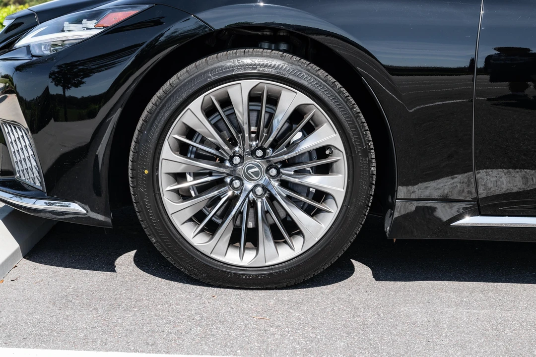 2021 Lexus LS 5th Gen - Image 10 of 31