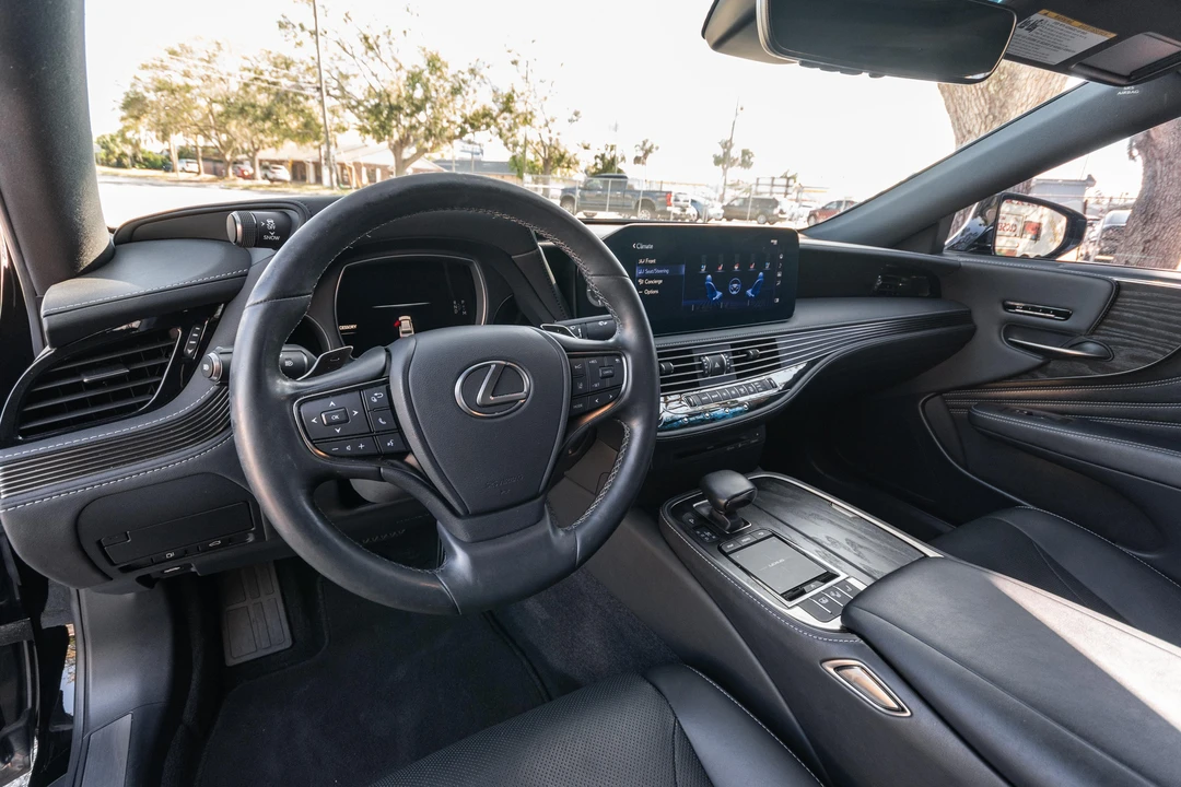 2021 Lexus LS 5th Gen - Image 16 of 31
