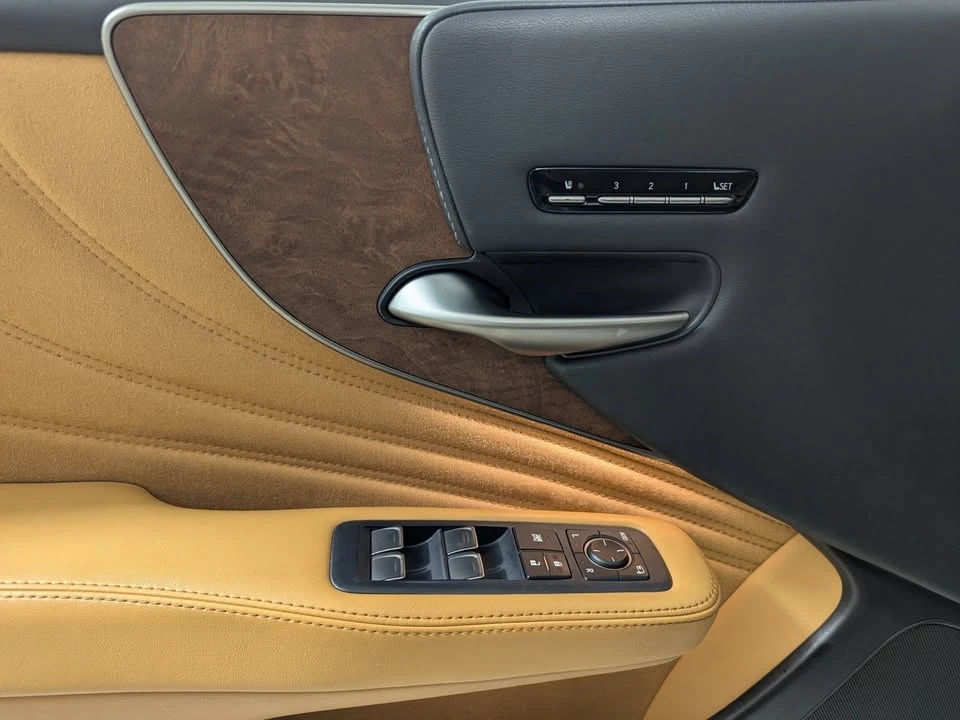 2021 Lexus LS 5th Gen - Image 7 of 12