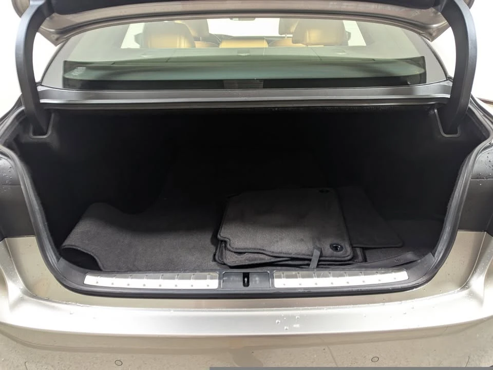2021 Lexus LS 5th Gen - Image 12 of 12