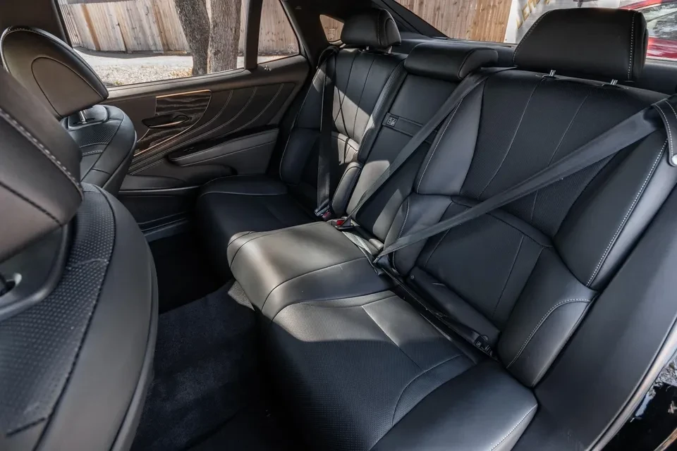 2021 Lexus LS 5th Gen - Image 7 of 9