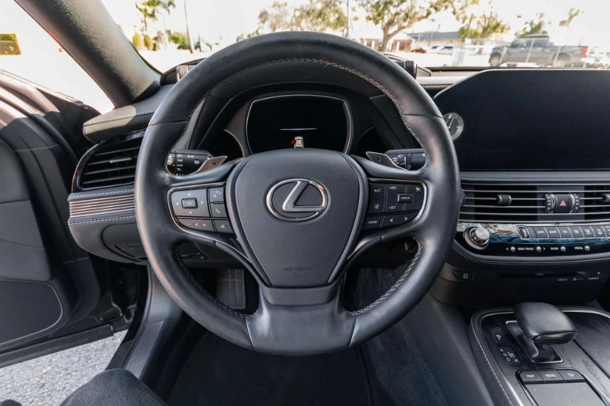 2021 Lexus LS 5th Gen - Image 6 of 10