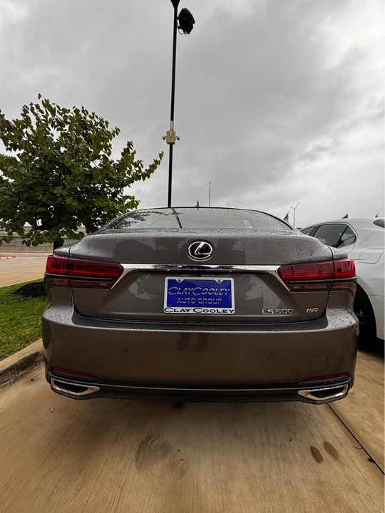 2021 Lexus LS 5th Gen - Image 5 of 8