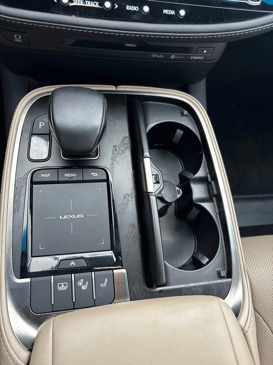 2021 Lexus LS 5th Gen - Image 7 of 8