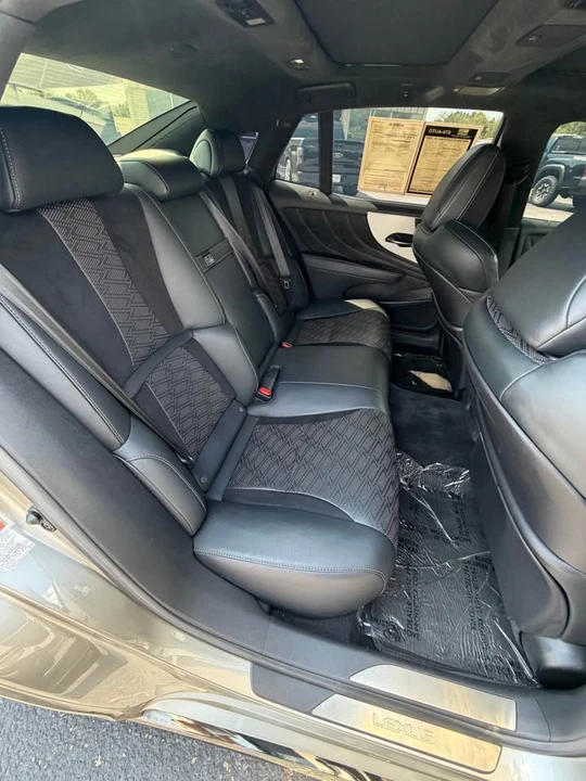 2021 Lexus LS 5th Gen - Image 10 of 11