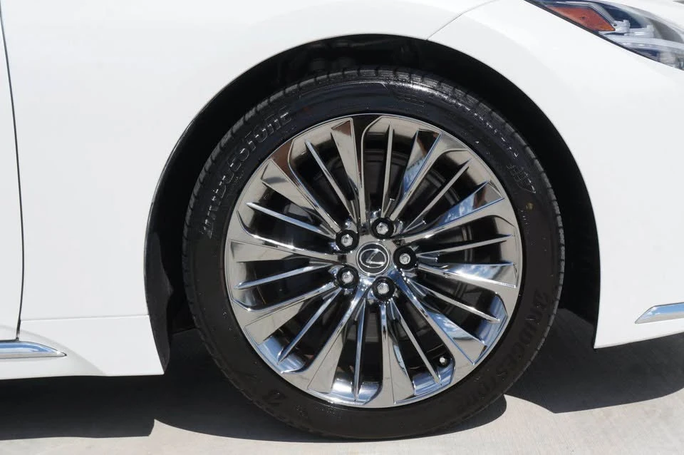 2021 Lexus LS 5th Gen - Image 11 of 21