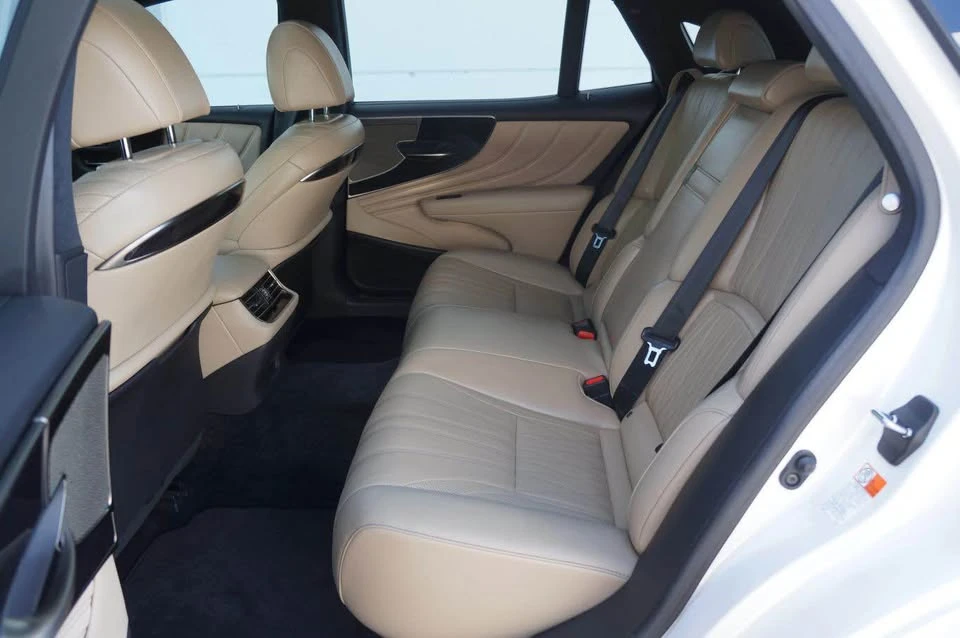 2021 Lexus LS 5th Gen - Image 16 of 21