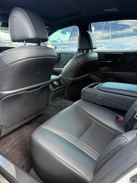2021 Lexus LS 5th Gen - Image 11 of 13