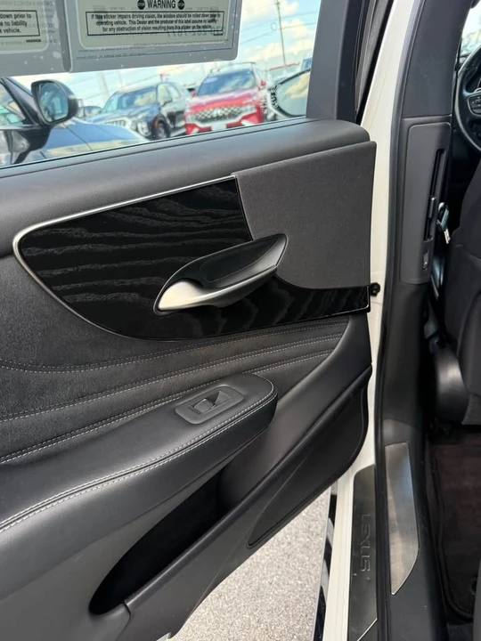2021 Lexus LS 5th Gen - Image 12 of 13