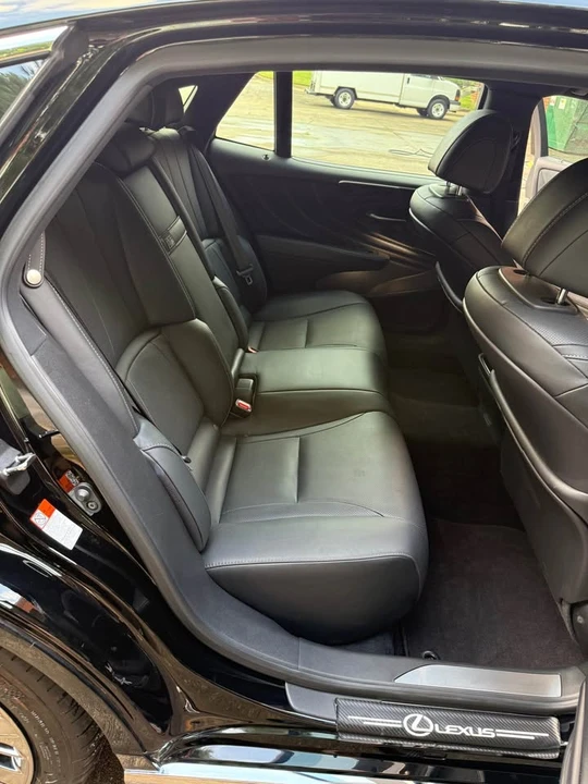 2021 Lexus LS 5th Gen - Image 15 of 17