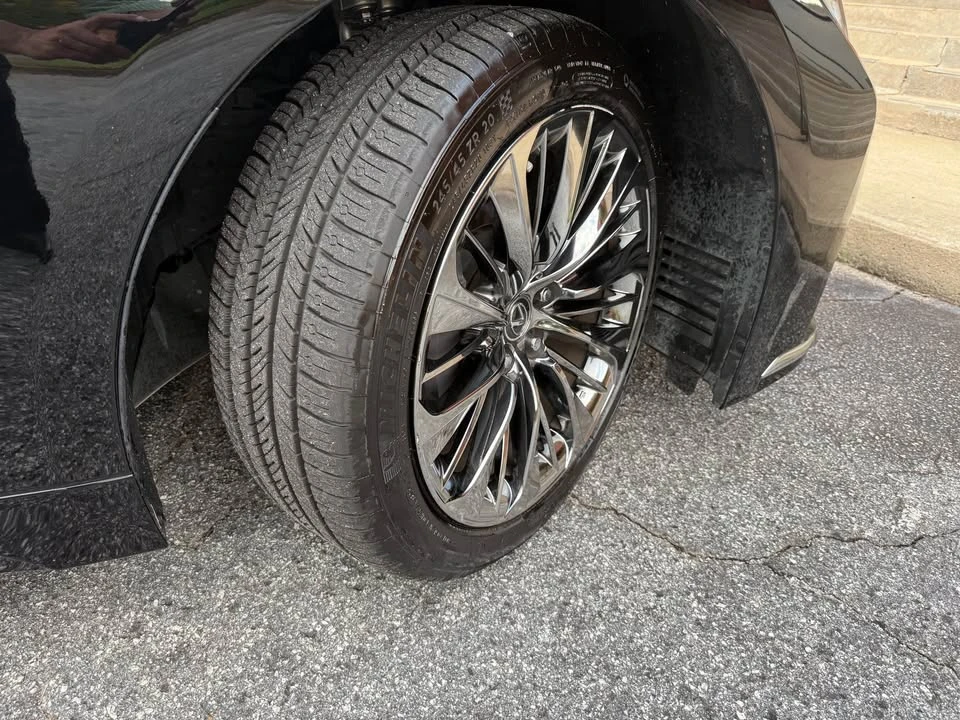 2021 Lexus LS 5th Gen - Image 9 of 17