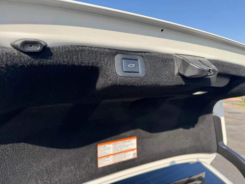 2021 Lexus LS 5th Gen - Image 14 of 15