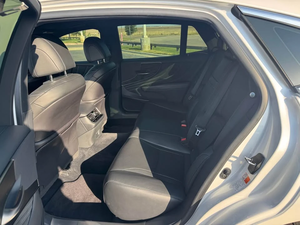 2021 Lexus LS 5th Gen - Image 9 of 15