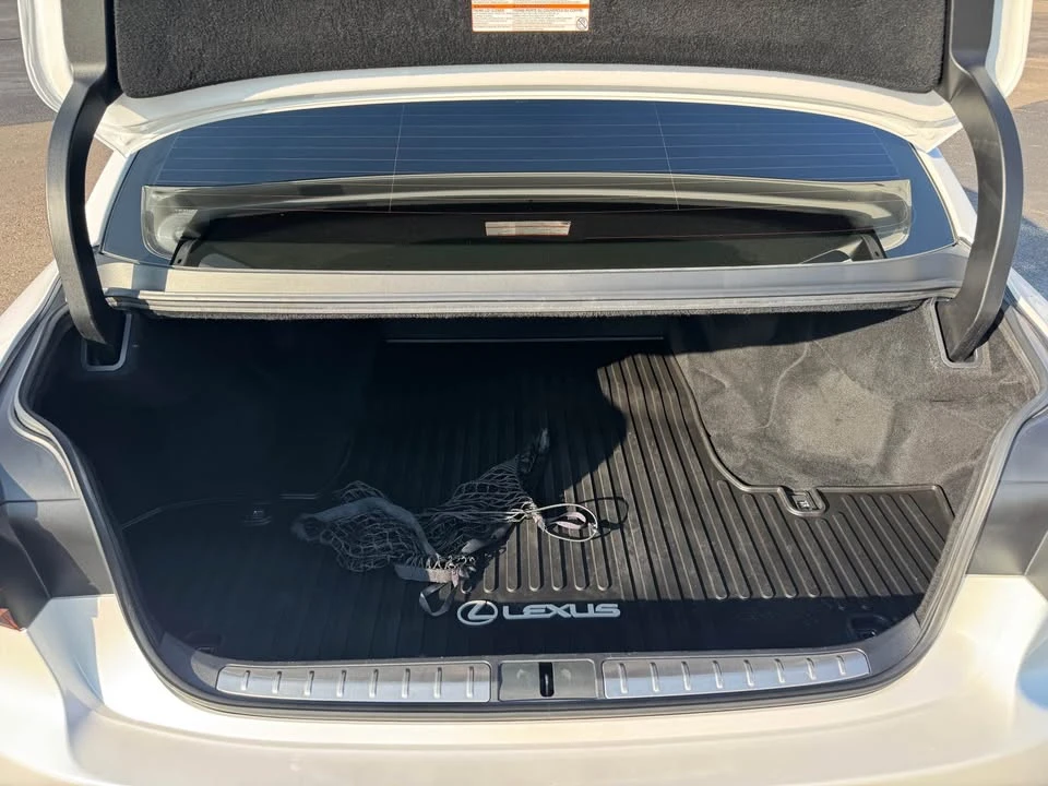 2021 Lexus LS 5th Gen - Image 15 of 15