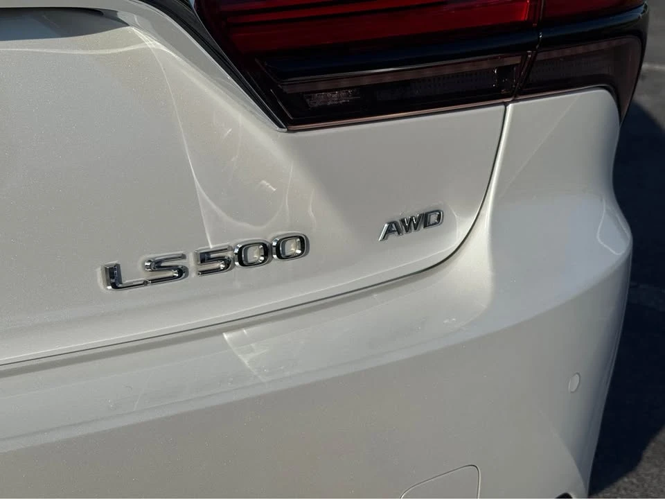 2021 Lexus LS 5th Gen - Image 8 of 15