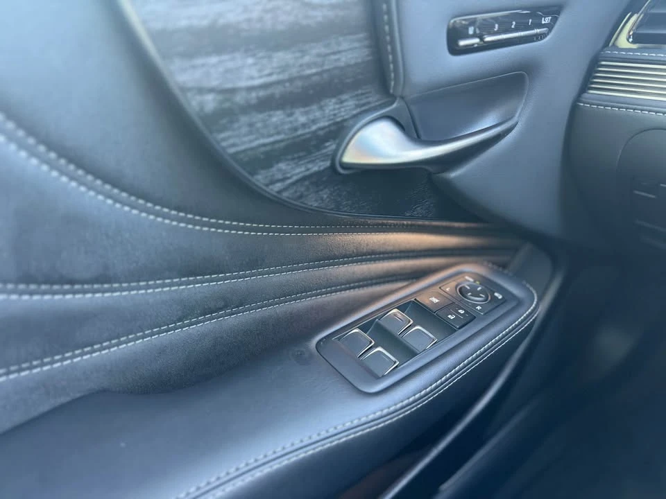 2021 Lexus LS 5th Gen - Image 13 of 15
