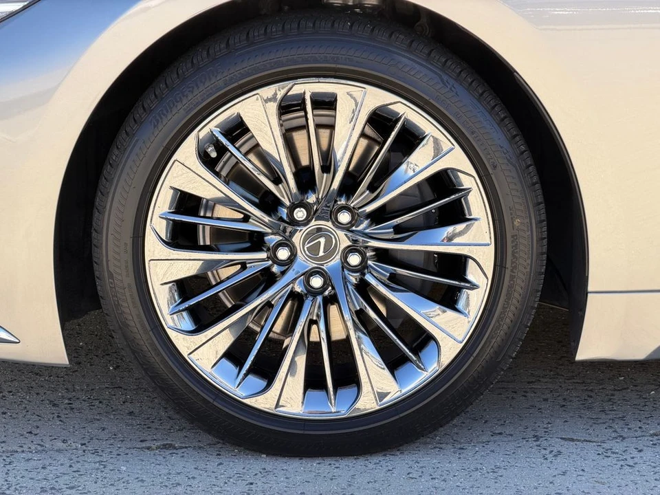 2021 Lexus LS 5th Gen - Image 13 of 21