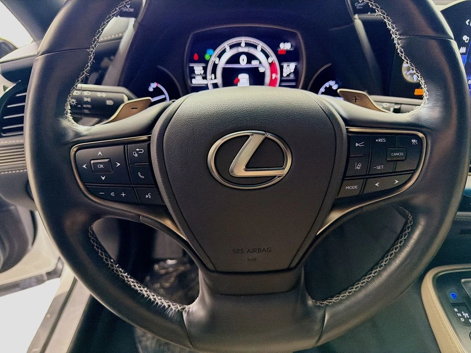 2021 Lexus LS 5th Gen - Image 13 of 31