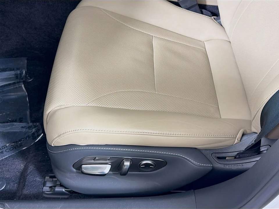 2021 Lexus LS 5th Gen - Image 23 of 31