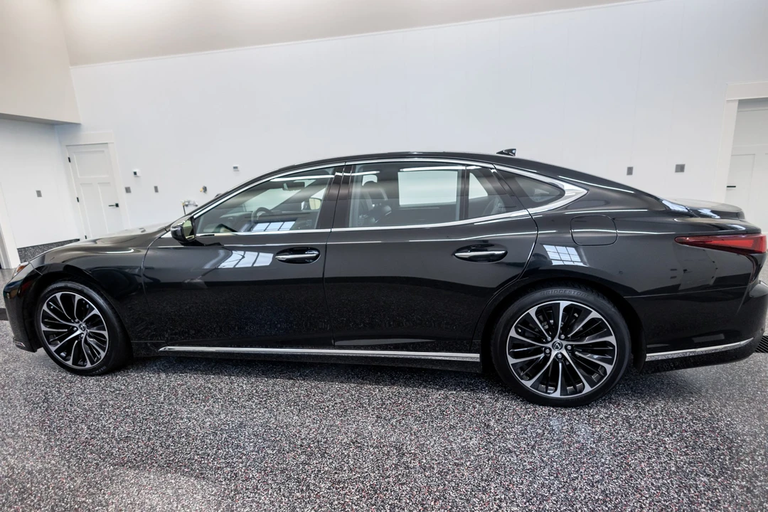 2021 Lexus LS 5th Gen - Image 11 of 31