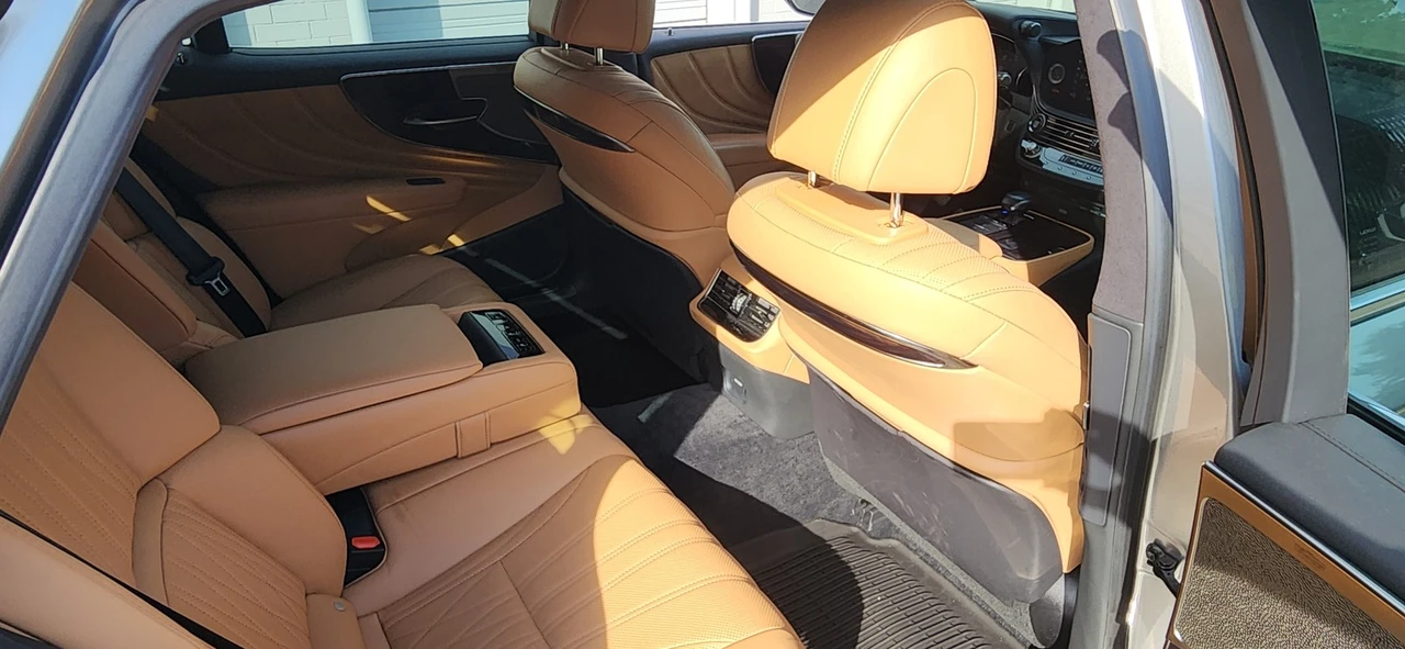 2021 Lexus LS 5th Gen - Image 14 of 21