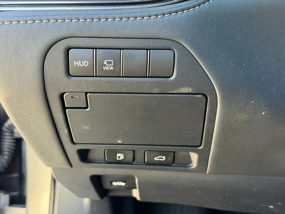 2021 Lexus LS 5th Gen - Image 19 of 21