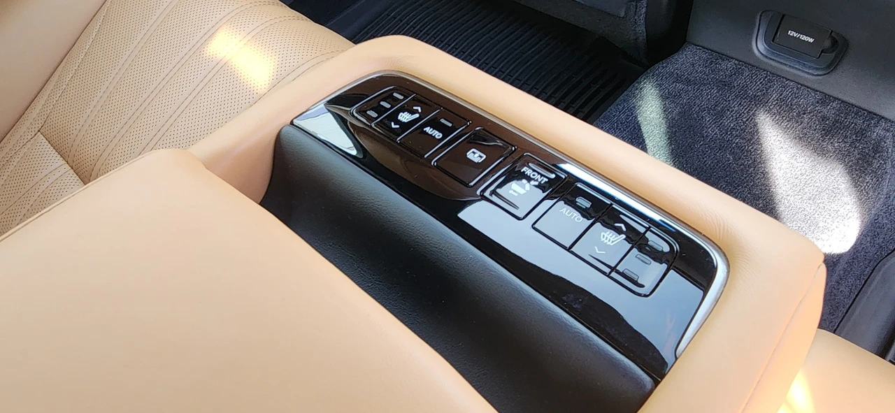 2021 Lexus LS 5th Gen - Image 13 of 21