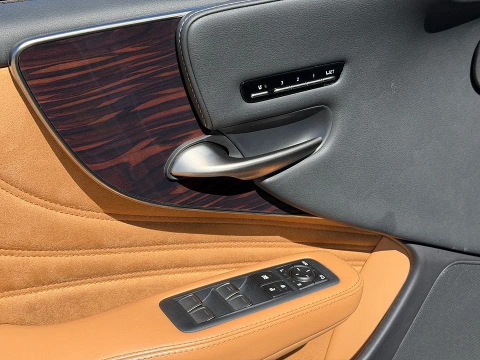 2021 Lexus LS 5th Gen - Image 15 of 21