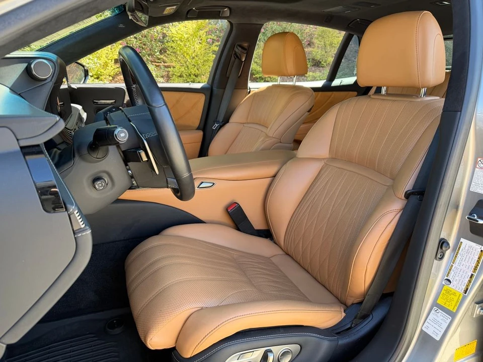 2021 Lexus LS 5th Gen - Image 17 of 21