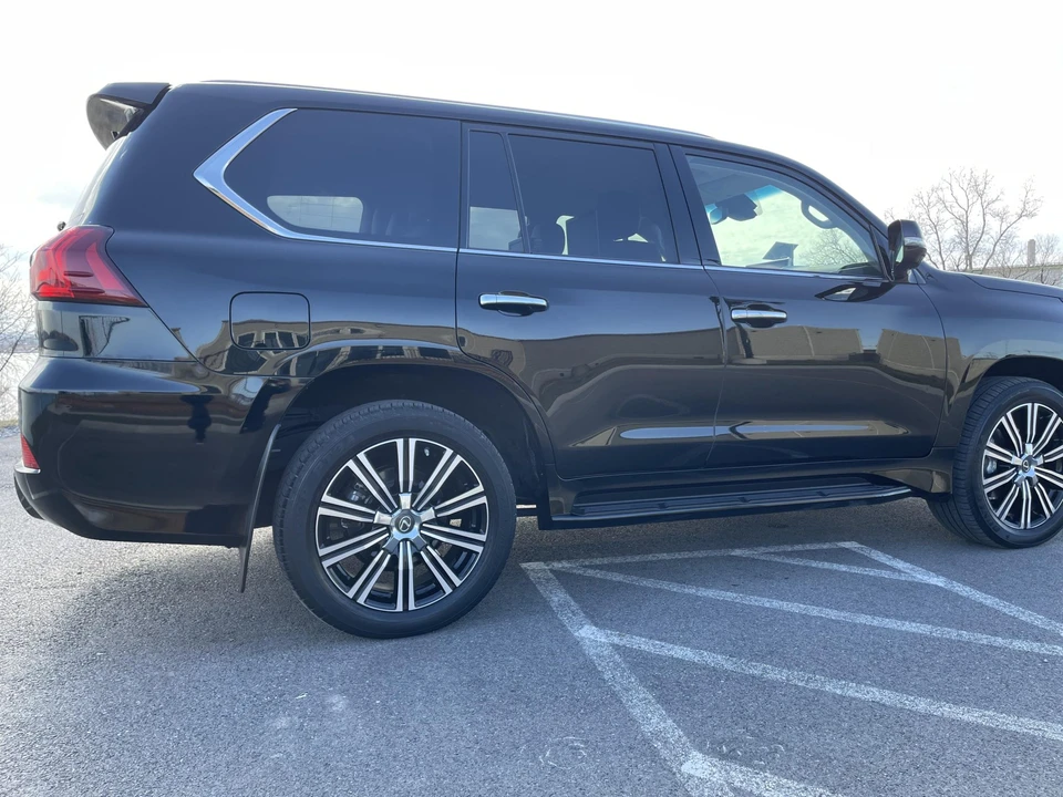 2021 Lexus LX 3rd Gen - Image 20 of 31