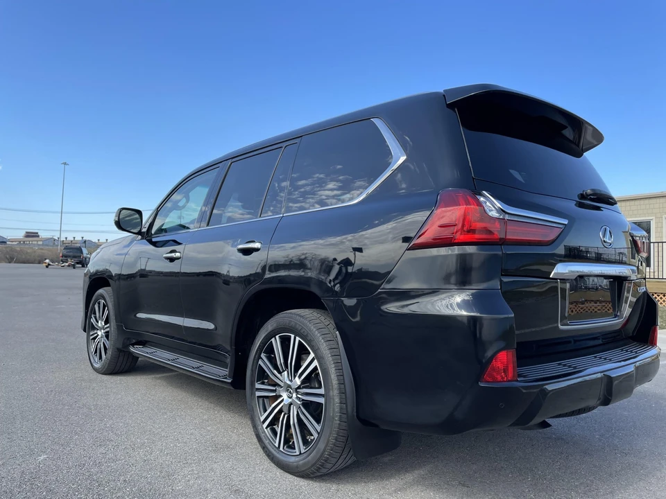 2021 Lexus LX 3rd Gen - Image 17 of 31
